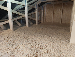 Zateplení novostavby pomocí dřevovláknité foukané izolace